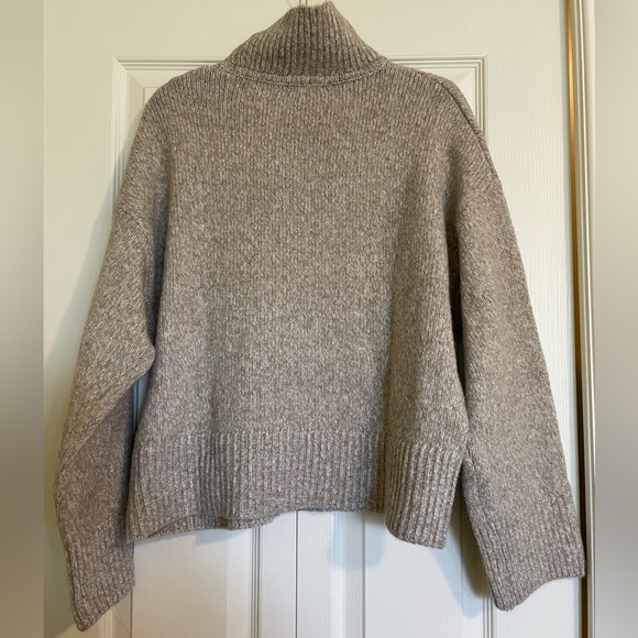 BNWT H&M Sweater - Picture 4 of 4